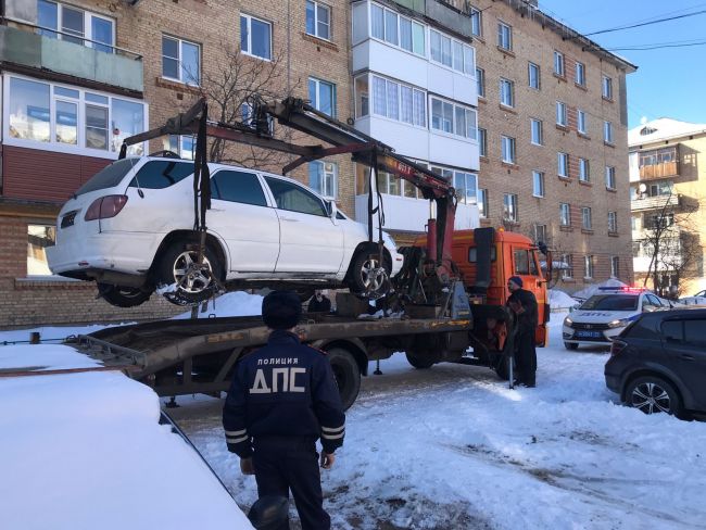В Ухте в среду, 6 апреля инспекторами ДПС в пгт. Водный была обнаружена автомашина Lexus, находящаяся в розыске